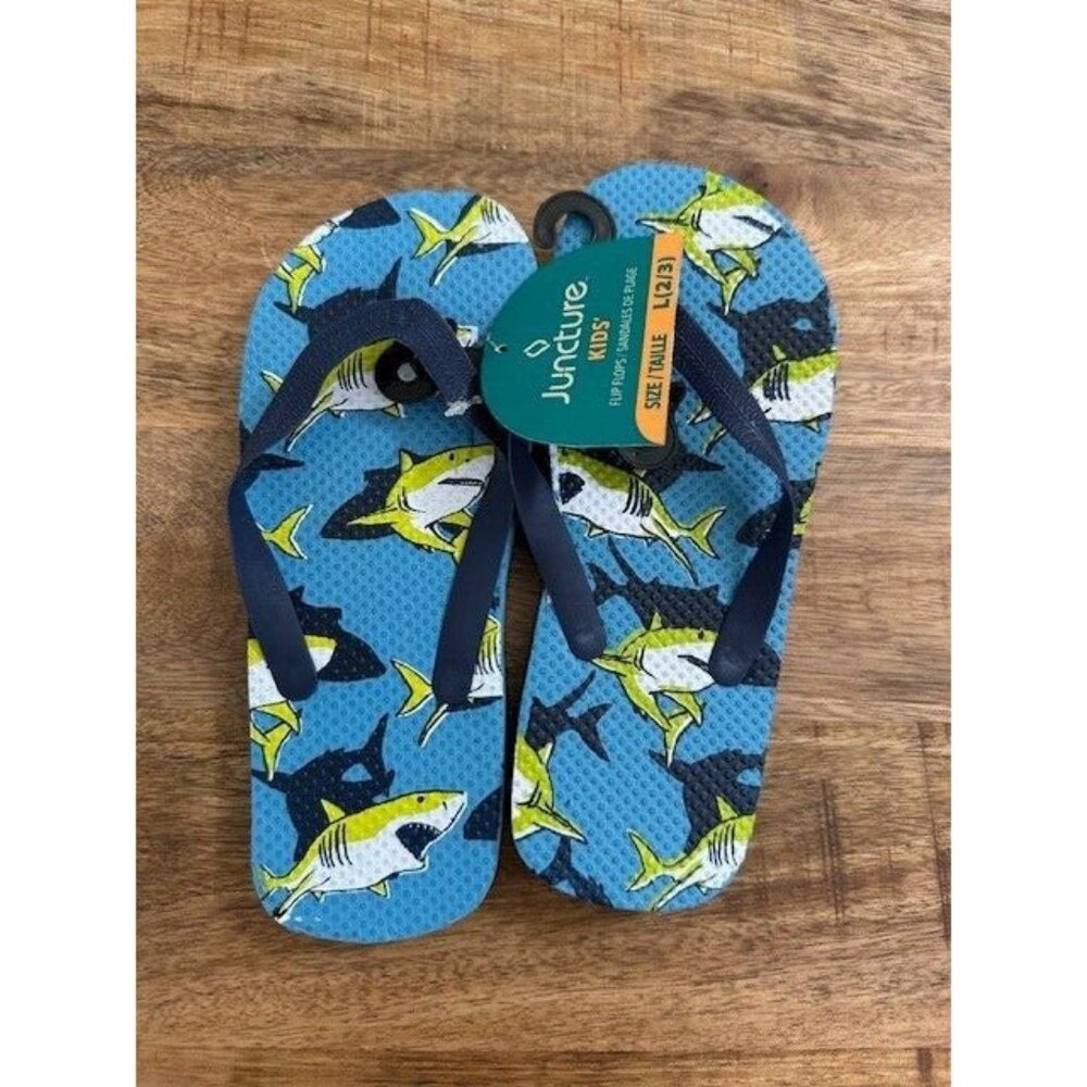 Juncture Big Kids Large 2/3 Ble Flip Flop Sandals Sharks Beach Vacation Pool NWT